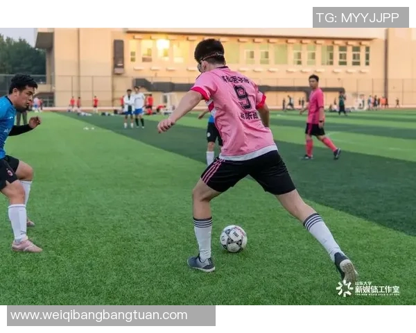 篮球明星重返校园追梦之旅展现青春拼搏精神与学术追求